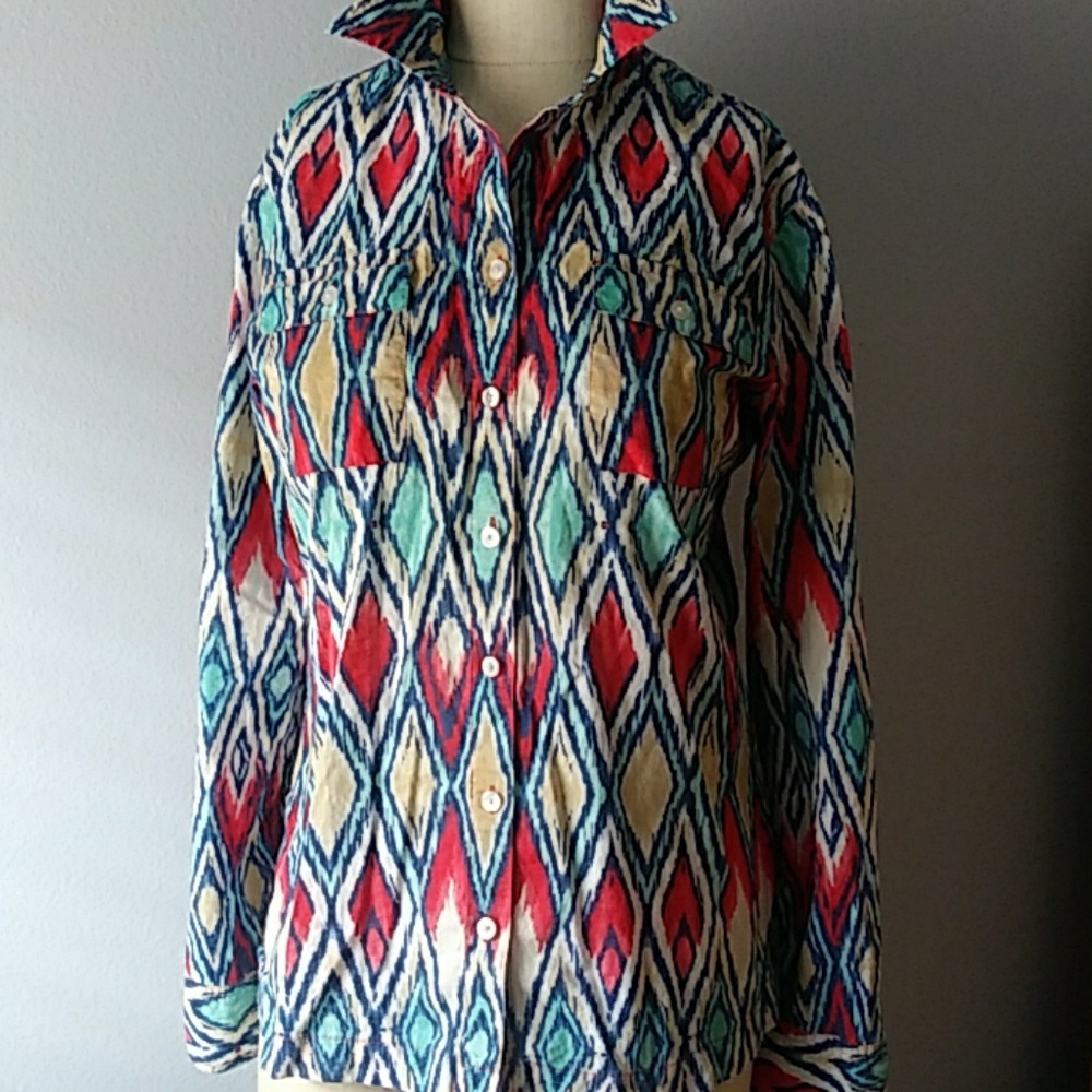 🔸Jones New York Signature blouse.